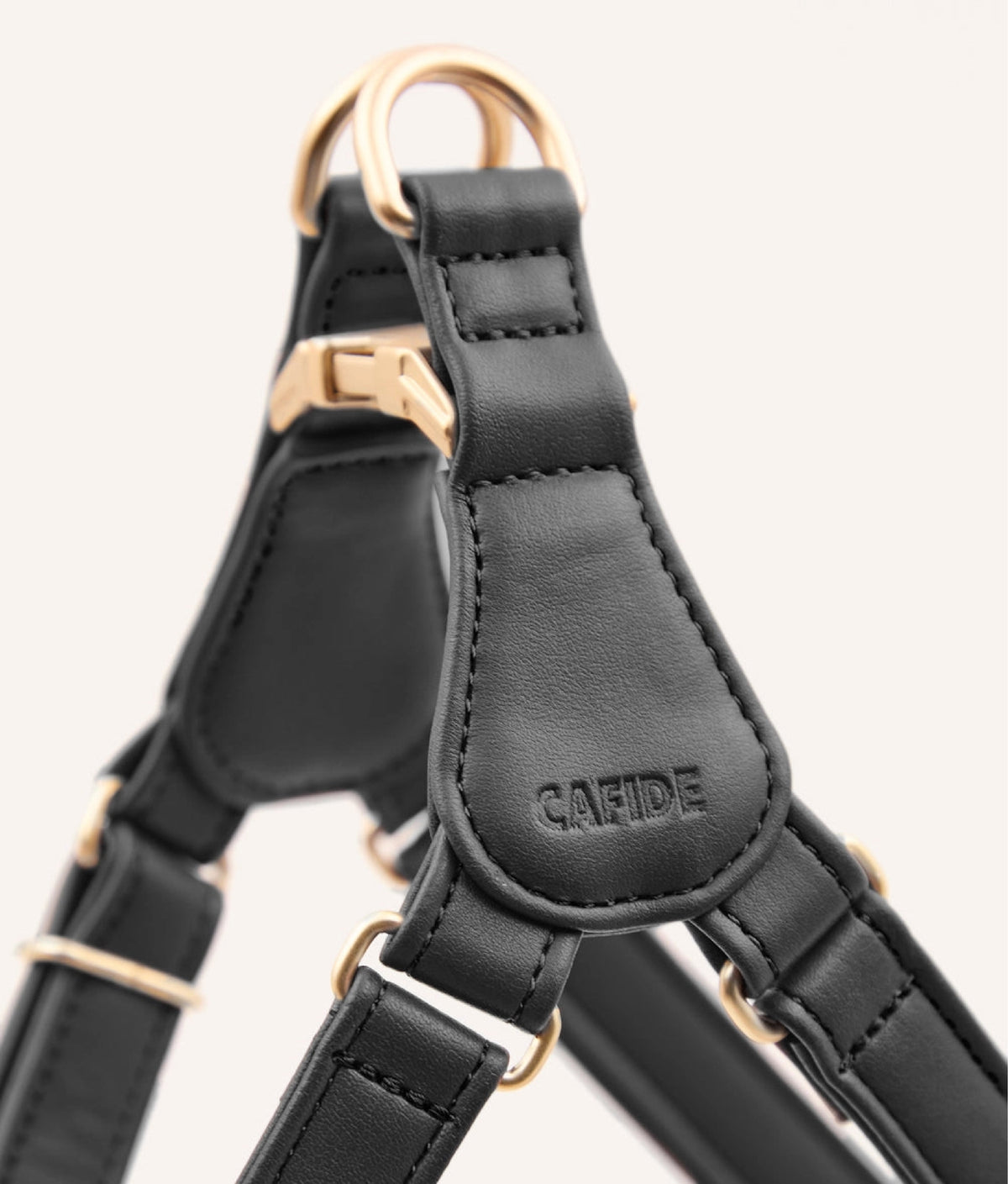 ARNÉS "STYLE" DE CUERO VEGANO NEGRO