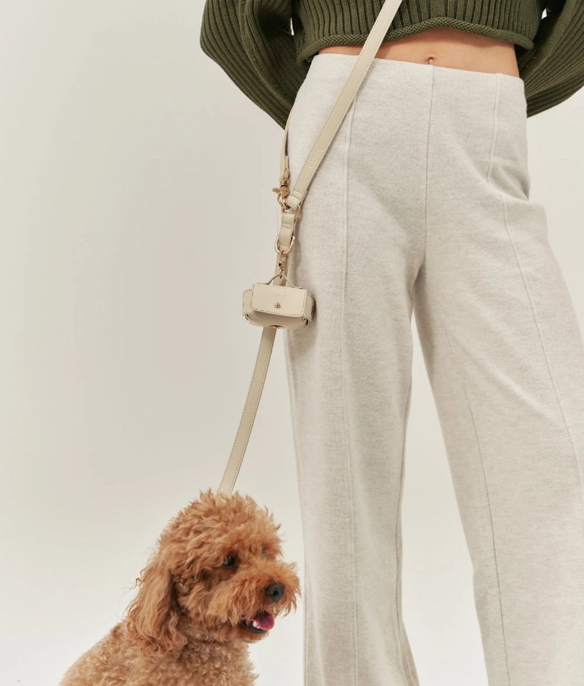 PORTABOLSAS DE CUERO VEGANO BEIGE